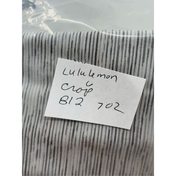 Lululemon Train Times Legging Crop Women  6 Alpine‎ Gray White Striped - Picture 15 of 16